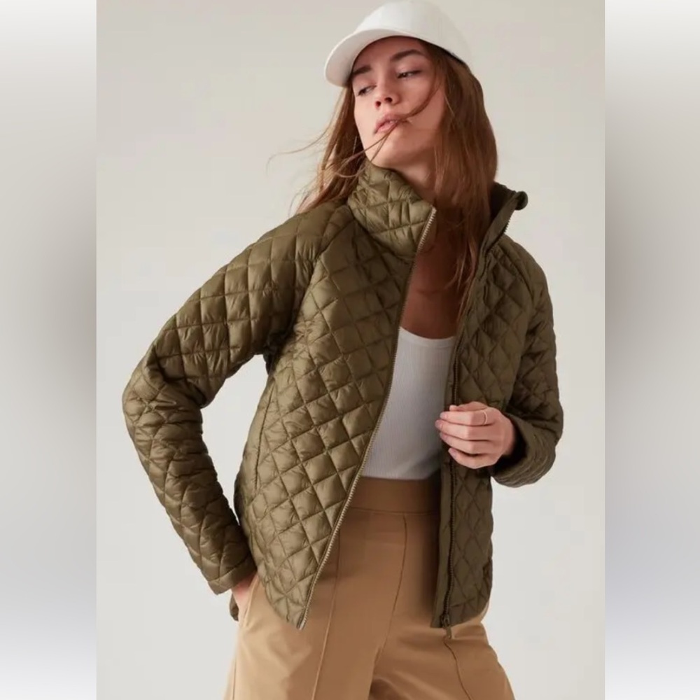 Athleta WHISPER FEATHERLESS PUFFER JACKET